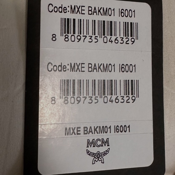 🔥 MCM Logo Klara Embossed Leather Smartphone Crossbody Clutch Wallet - Picture 11 of 11